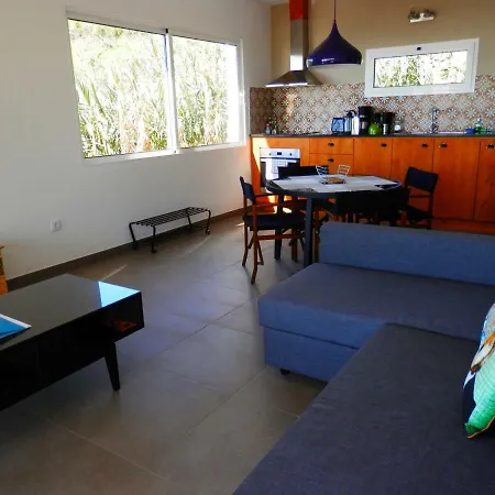 Au Petit Madere Празерс