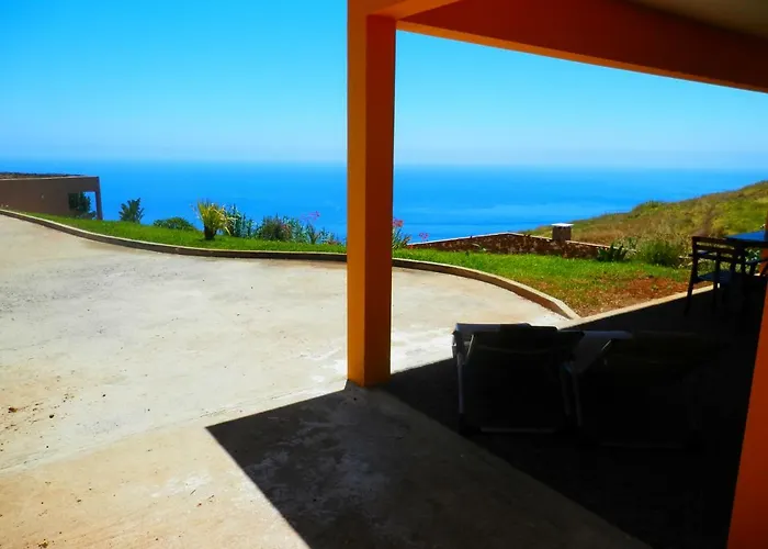 Holiday home Au Petit Madere Prazeres